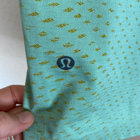 Lululemon men’s metal vent tech shirt Sz XL light green EUC - Picture 4 of 5